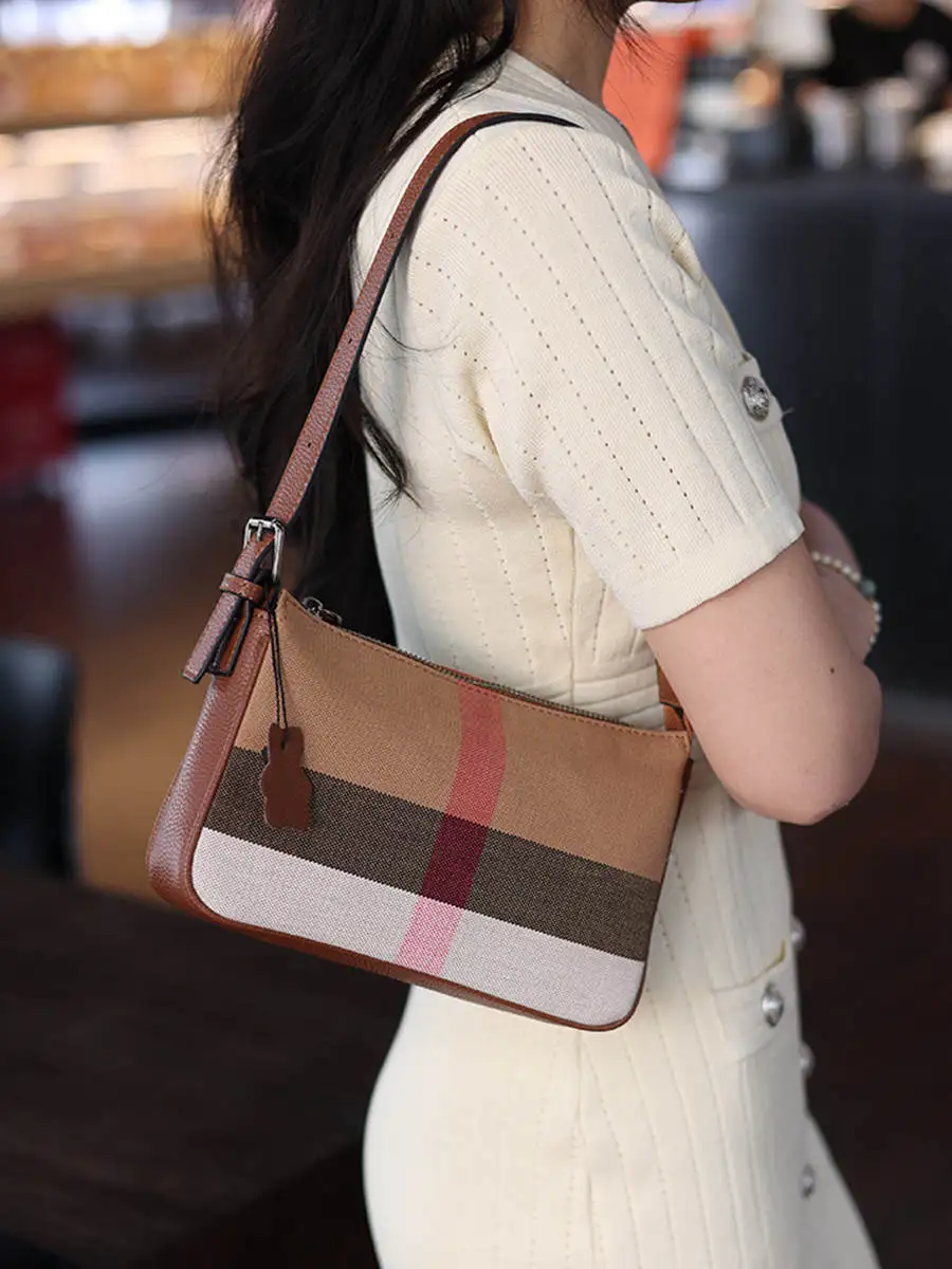Women Straw Cube Crossbody | SIVER - Image 4