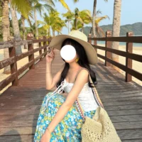 Women Handbag – Woven Straw Tote with Colorful Handles and Open Structure by SIVER